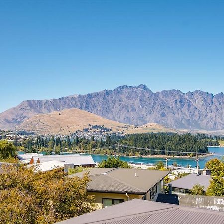 Toru - Eclectic Apartment With Delightful Lake Views Queenstown Eksteriør billede